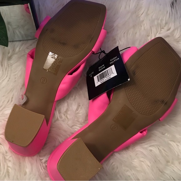 Square Toe Block Heels - Picture 6 of 7